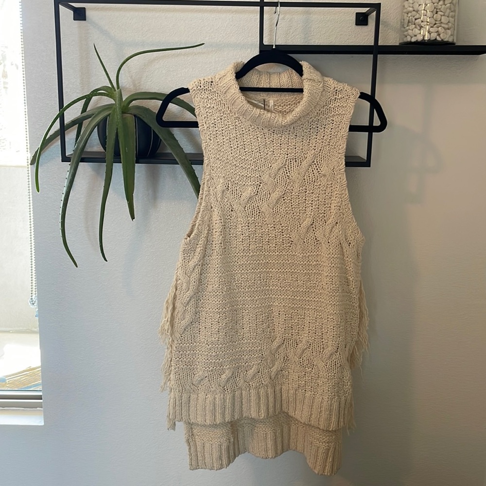 Free People cream sleeveless turtleneck, Size Small